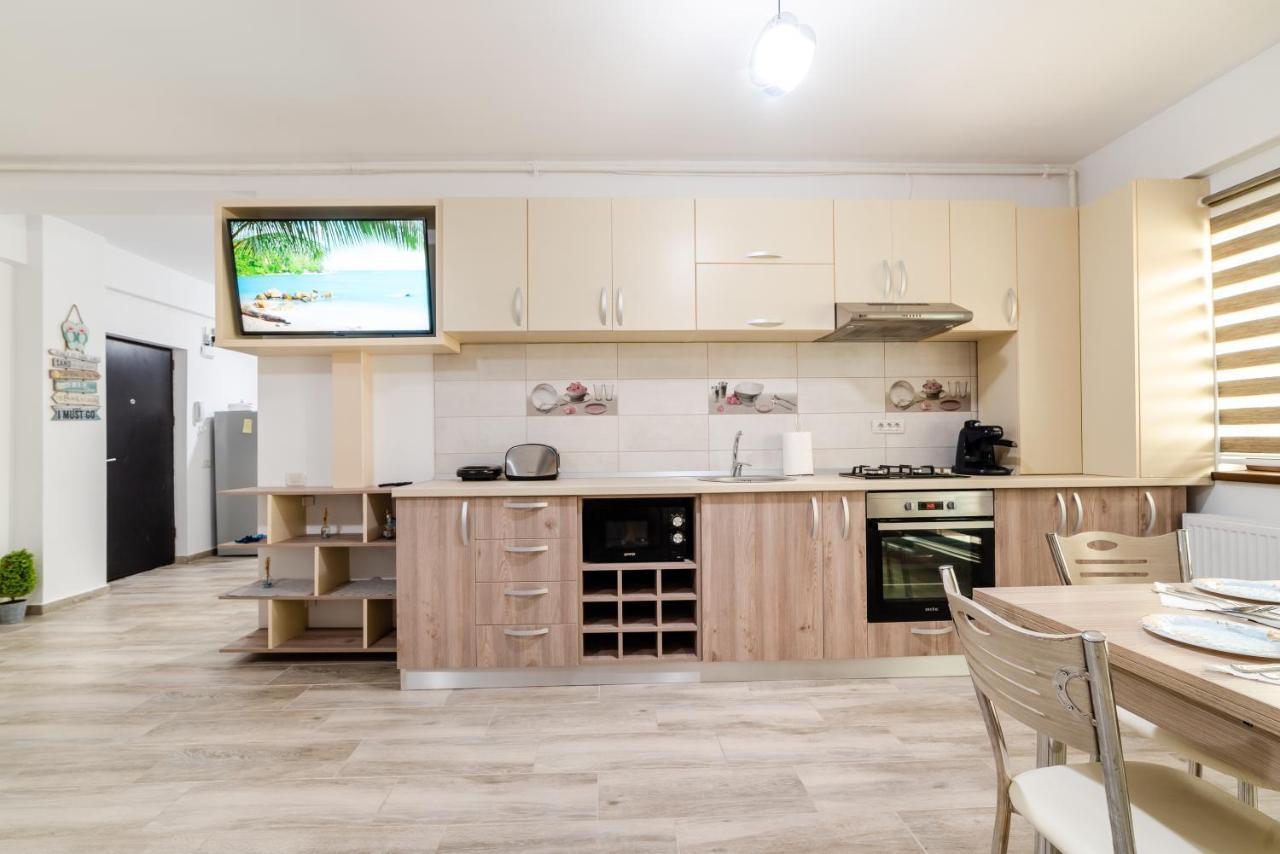 Derya Suites - Mamaia Nord Navodari Bagian luar foto
